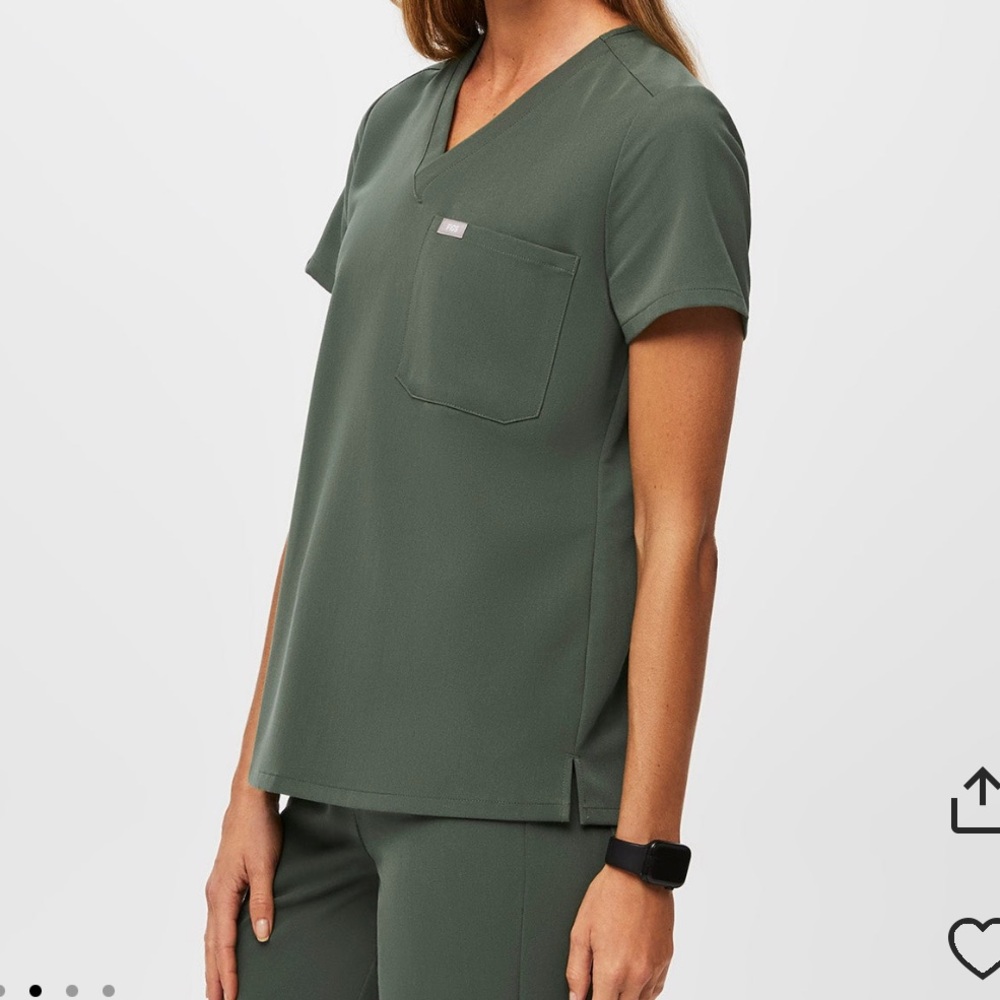 Figs Catarina scrub top in Moss